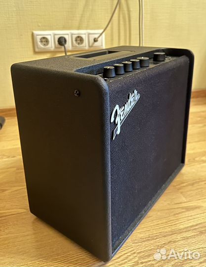 Цифровой комбоусилитель Fender mustang lt25