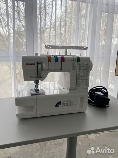Швейная машина Janome