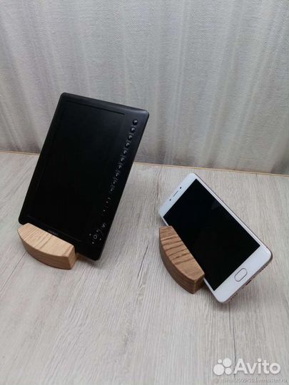 Подставка для телефона из дерева