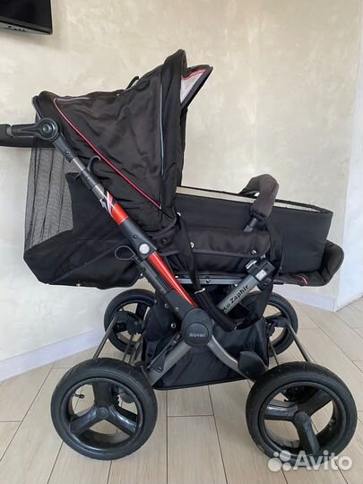 Детская коляска с люлькой