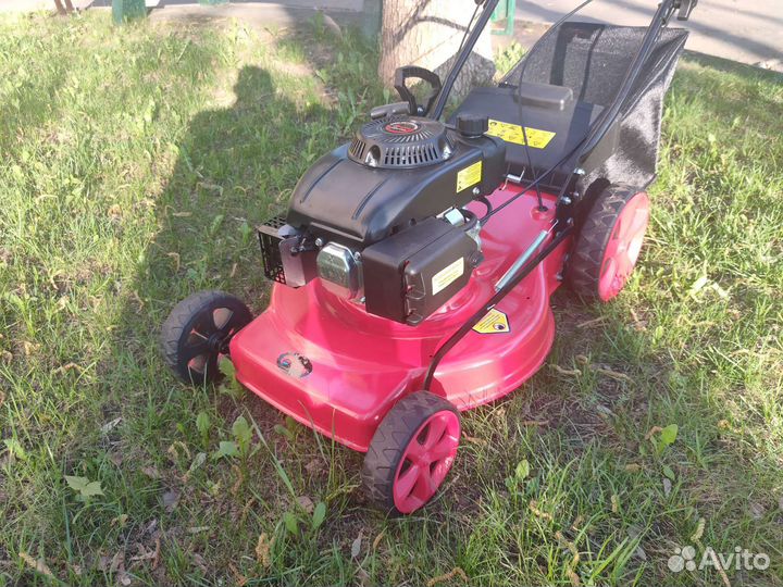 Газонокосилка бензиновая