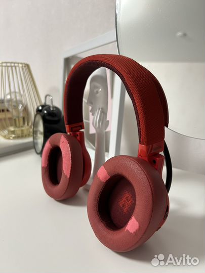 Беспроводные наушники JBL E55BT tred