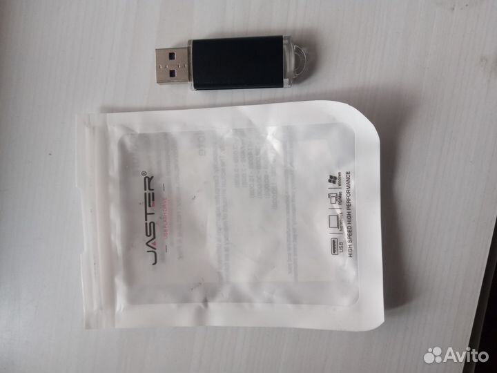 USB-флеш-накопитель 64 гб