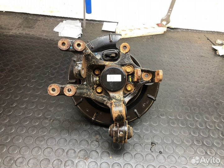 Кулак задний правый Hyundai IX35