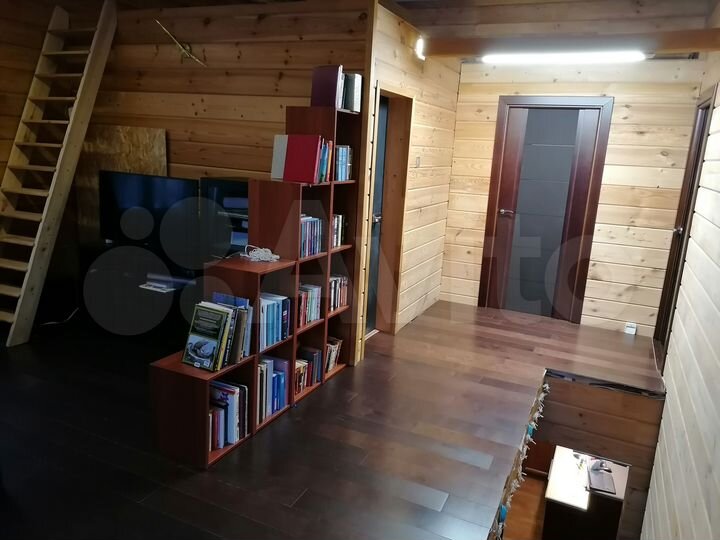 Дом 230 м² на участке 8 сот.