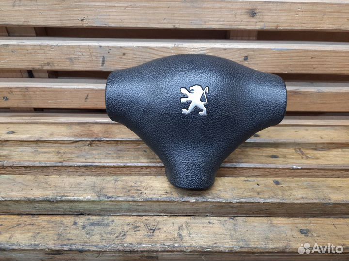 Подушка безопасности водителя Peugeot 206 2000