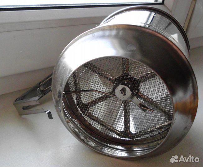 Просеиватель для муки и т. д