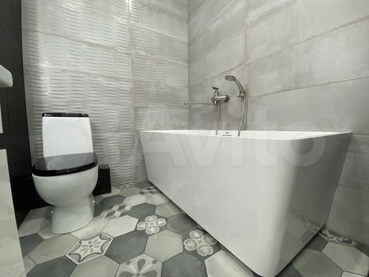 2-к. квартира, 61 м², 16/16 эт.