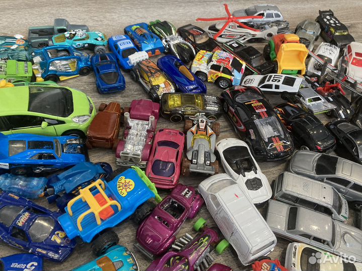 Машинки HotWheels