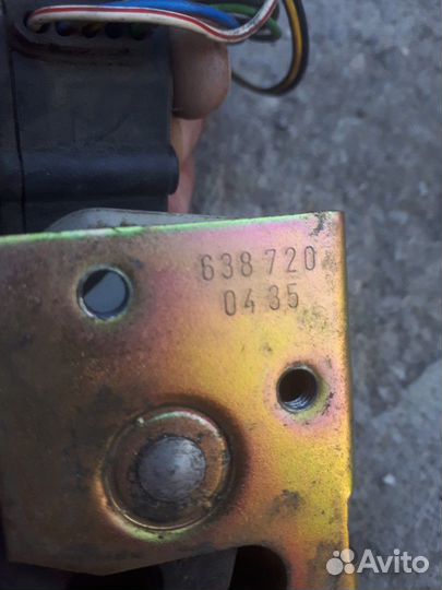 Замок двери водительской мерседес 638
