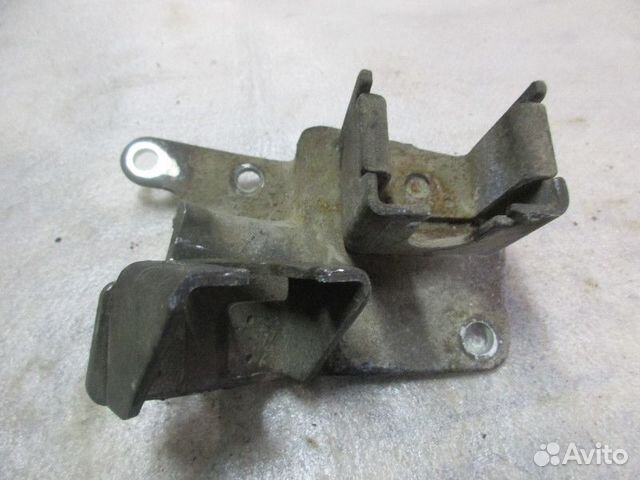 Кронштейн тросов кпп Mitsubishi Outlander XL (CW)