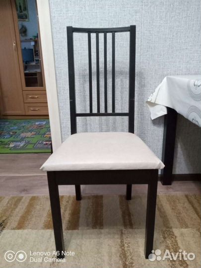 Стол и стулья