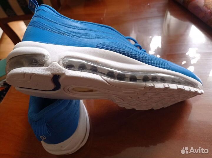 Кроссовки новые