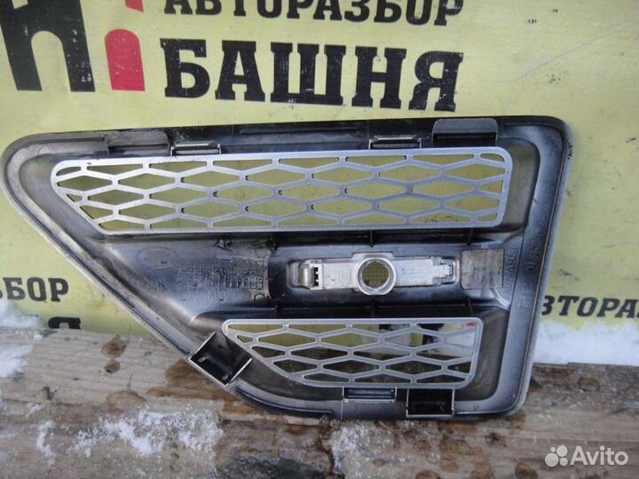 Накладка на крыло правая Land Rover Freelander