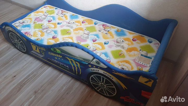 Детская кровать машинка с матрасом