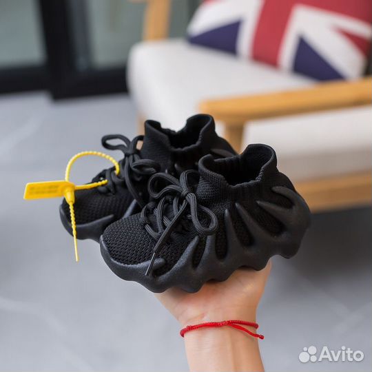 Кроссовки детские 22 размер. Кроссовки изики