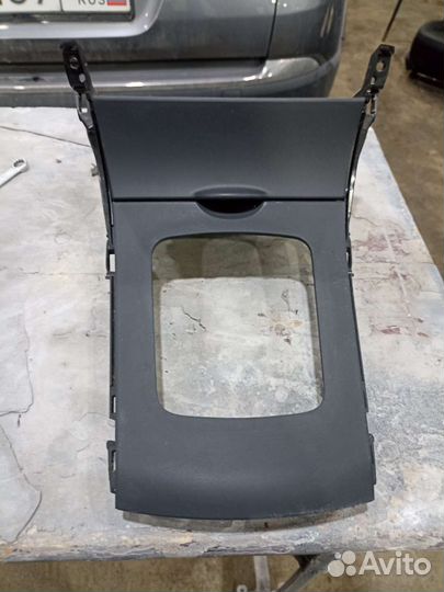 Накладка кулисы МКПП Toyota Corolla 150 06-12г