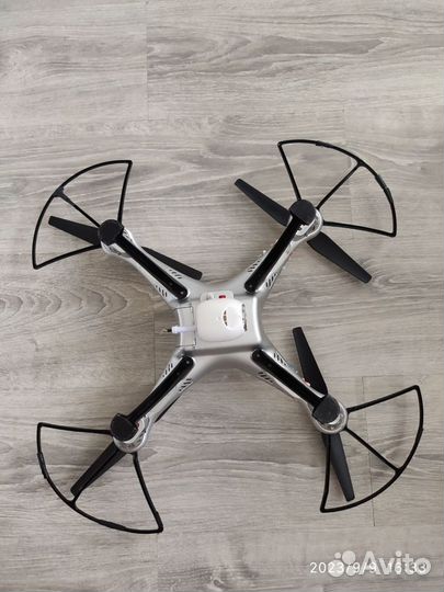 Квадрокоптер Syma X8W с камерой + 2 новые батареи