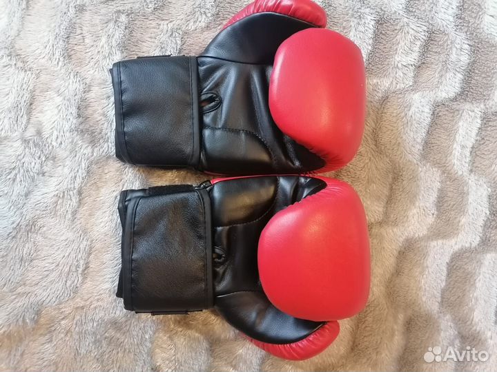Боксерские перчатки