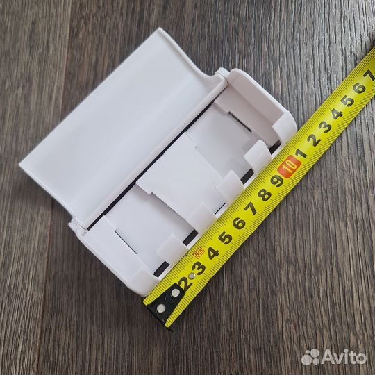 Дозатор для зубной пасты и держатель для щеток