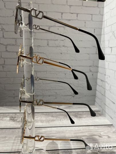 Солнцезащитные очки valentino