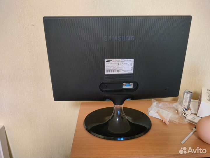 Монитор Samsung syncmaster S19B350