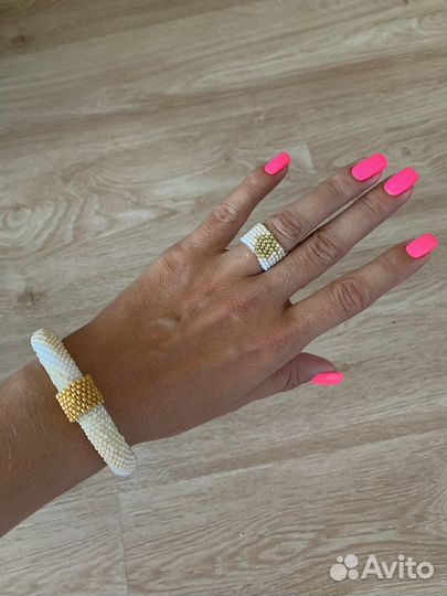 Браслет из бисера