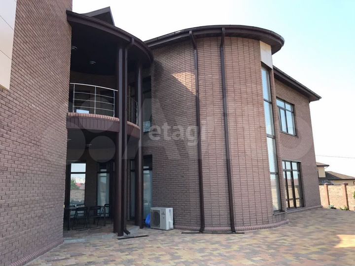 Коттедж 700 м² на участке 24,7 сот.