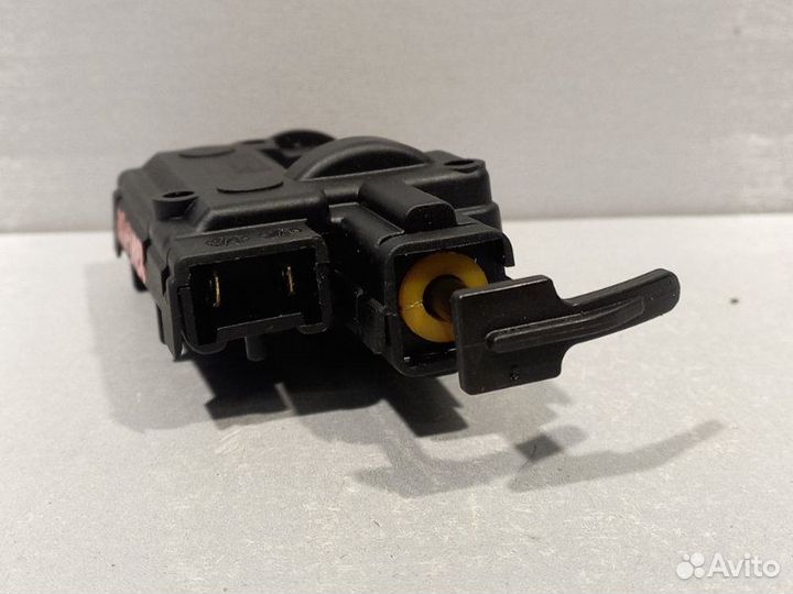 Активатор лючка бензобака Nissan Pathfinder