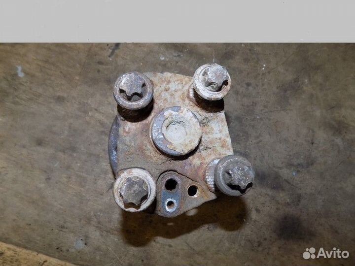 Цапфа правая Corsa D 2006-2015