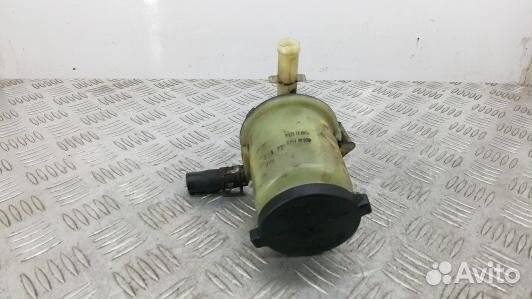 Бачок гу toyota RAV 4 ZCA2 (7SV20NO01)