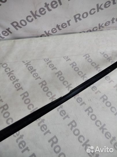 Молдинг стекла задний правый Hyundai Elantra XD