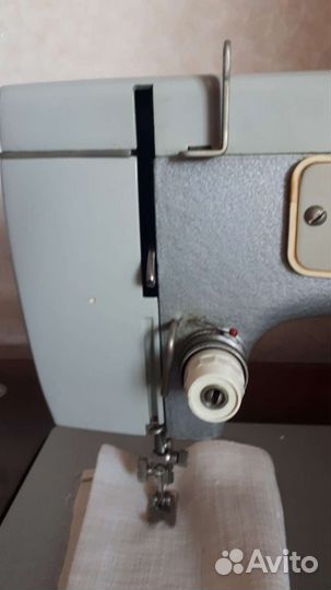 Швейная машина Чайка 3