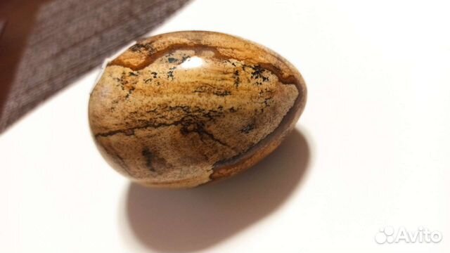 Яйцо из яшмы