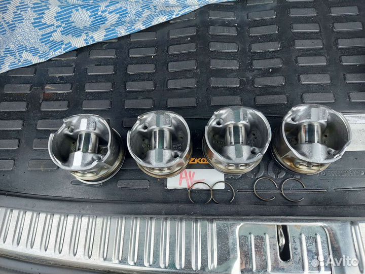 Поршень оригинальный в сборе на Фольксваген Туарег