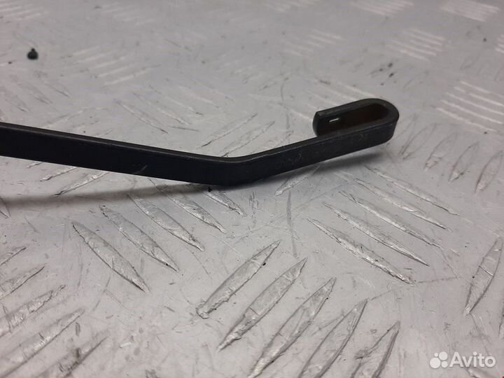 Щеткодержатель (поводок стеклоочистителя, дворник)