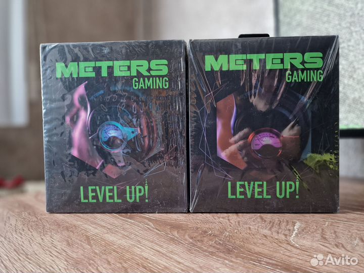 Новые наушники с микрофоном Meters Level-Up