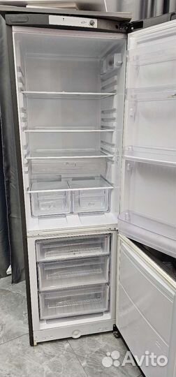 Холодильник ariston