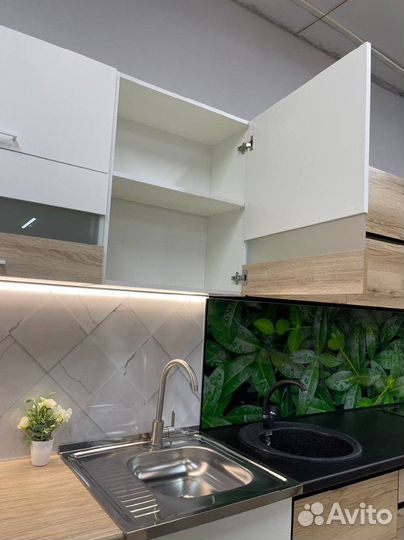 Кухння с мойкой. В наличии