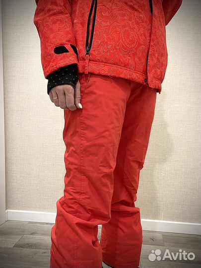 Сноубордический (горнолыжный) костюм женский