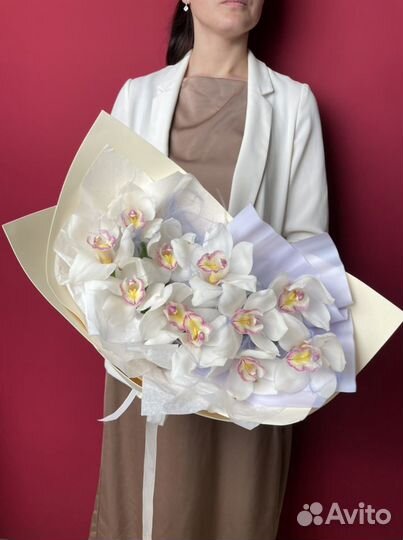 Букет из белых орхидеи