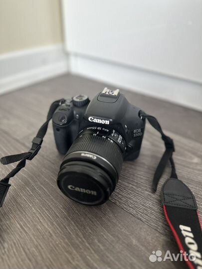 Профессиональный фотоаппарат Canon EOS 550D