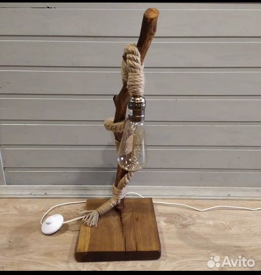 Лампа настольная