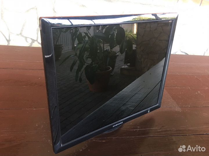 Монитор samsung