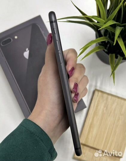 iPhone 8 Plus, 64 ГБ