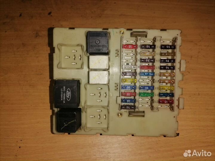 Блок предохранителей Ford Focus 1 2.0 zetek