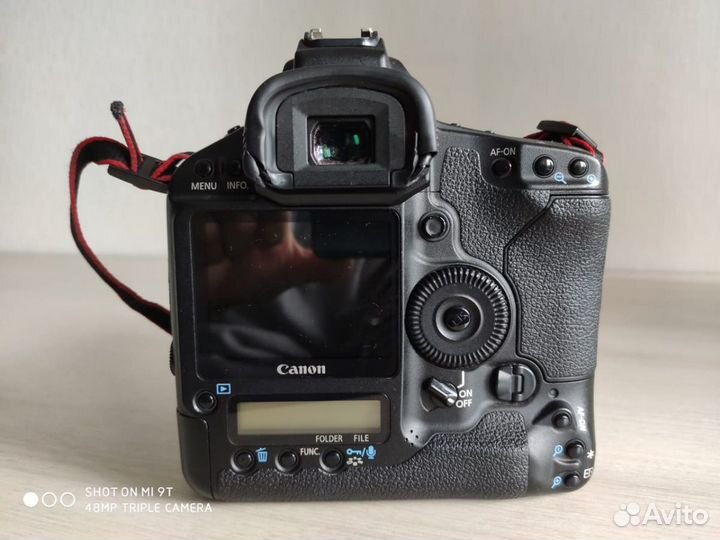 Canon EOS 1Ds Mark lll, зеркальный фотоаппарат