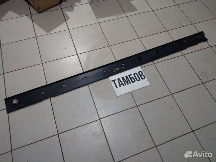 Накладка левого порога мазда 3 BL 2012 год