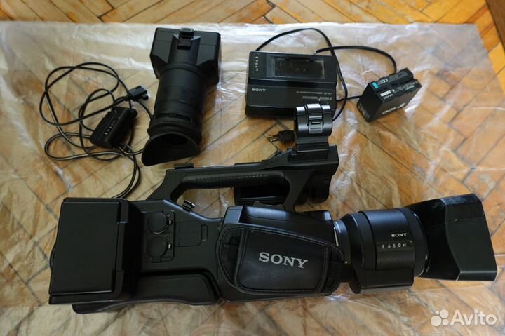 Видеокамера Sony NEX-EA50H kit Sony E PZ 18-200 мм