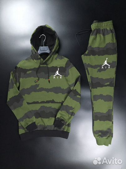 Спортивный костюм камуфляжный